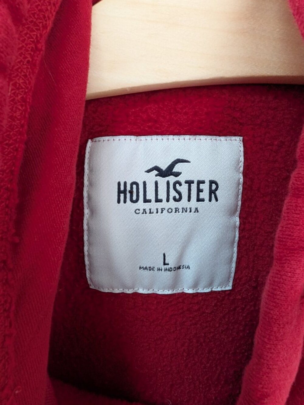Hollister California Red Hoodie with Kangaroo Pocket - Size Large - Picture 3 of 3